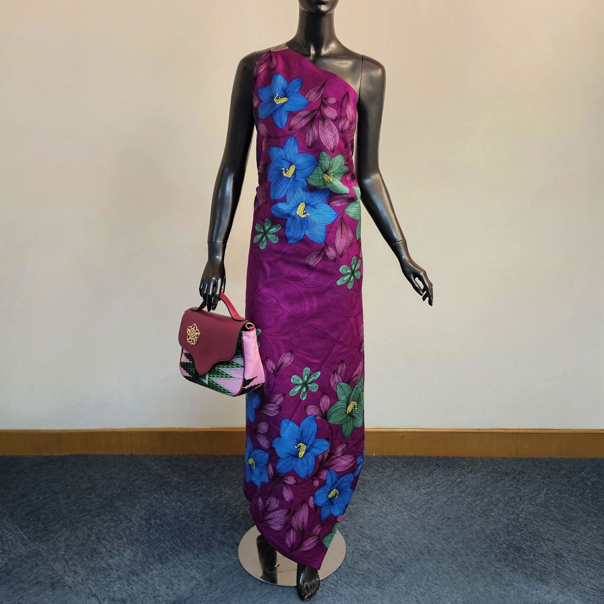 Floral Printed on Purple Blue  - Sewing Jackets recension och pris